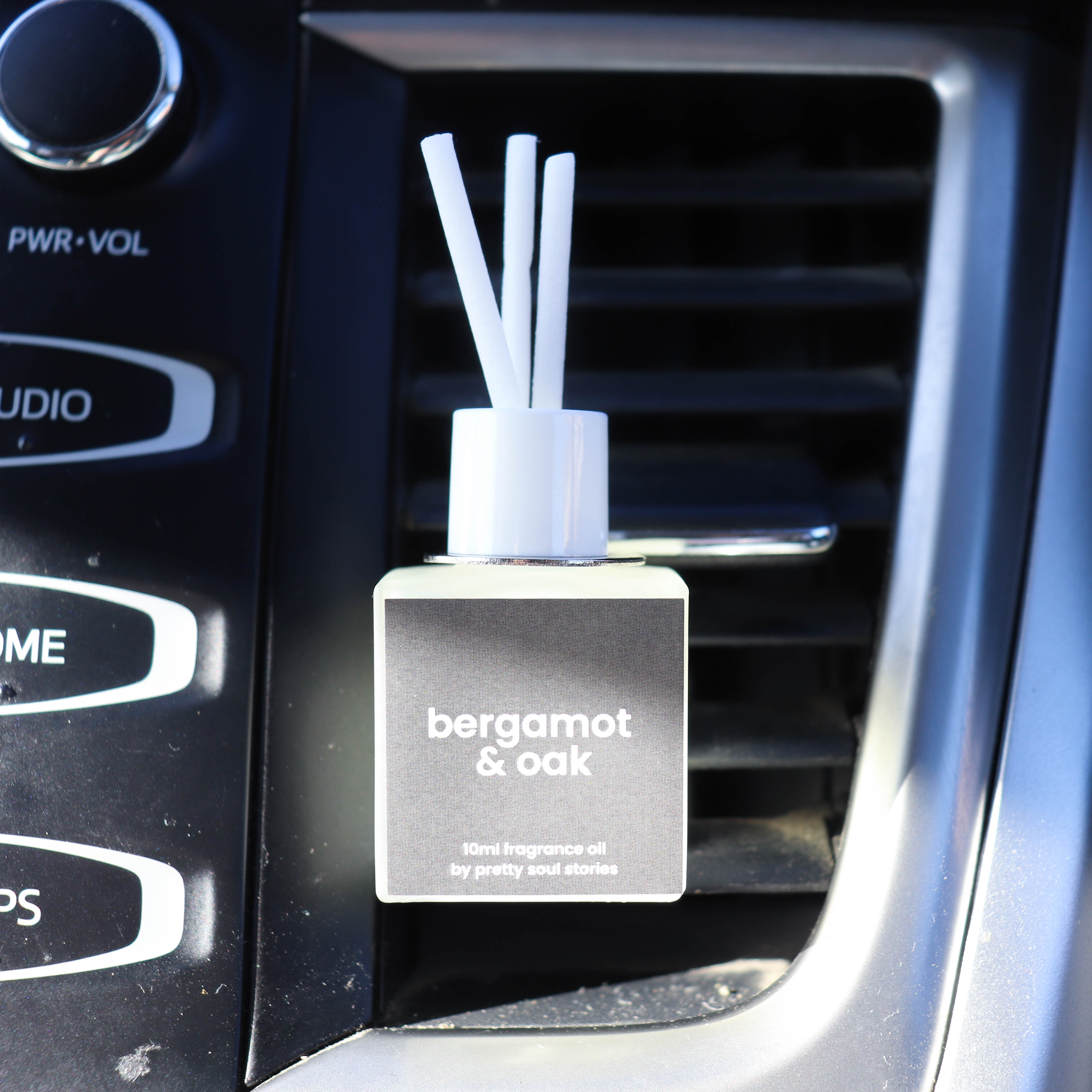 Bergamot & Oak Car Clip Diffuser
